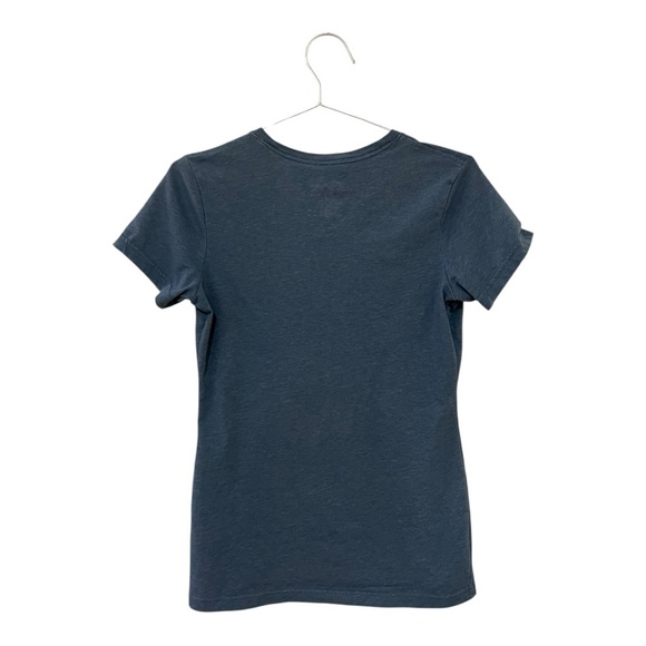 NIKE Dri-Fit Women’s V-Neck Tee Size Small NWOT - Picture 3 of 3